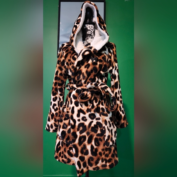 (H) VS Pink Rare HTF Cheetah Robe 🐆 - Picture 3 of 7